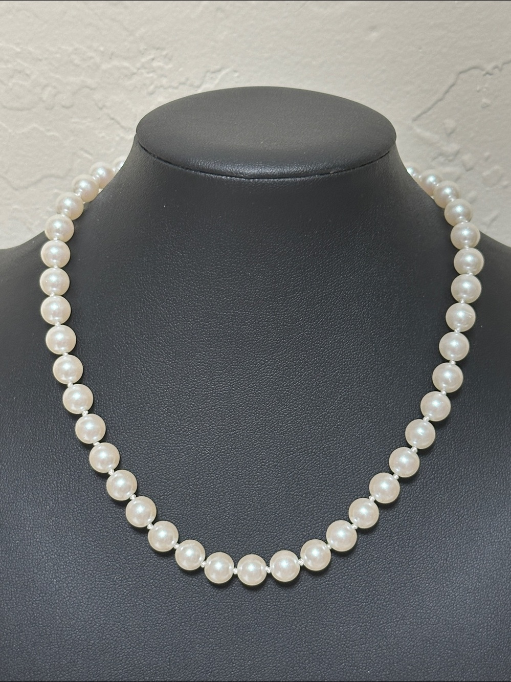 Talbots Vintage Single Strand Faux Pearl Necklace Gold Box Clasp 15.5”